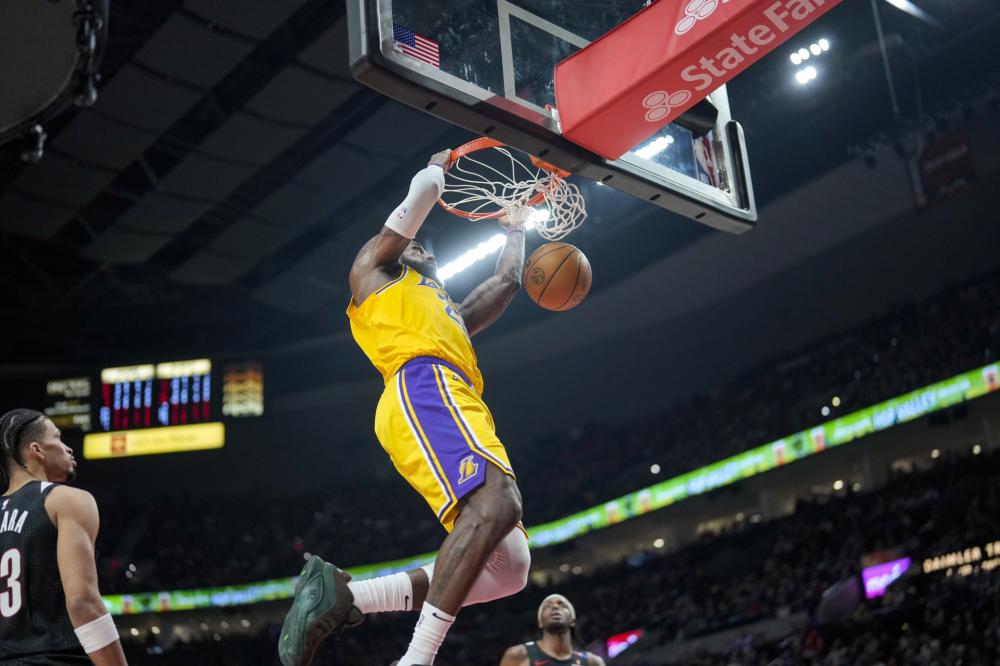 到与队友开 到与队友开